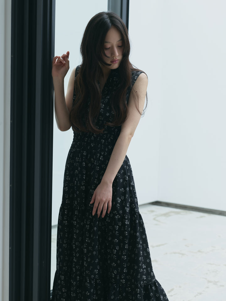 【Essential】V neck shirring tiered one piece