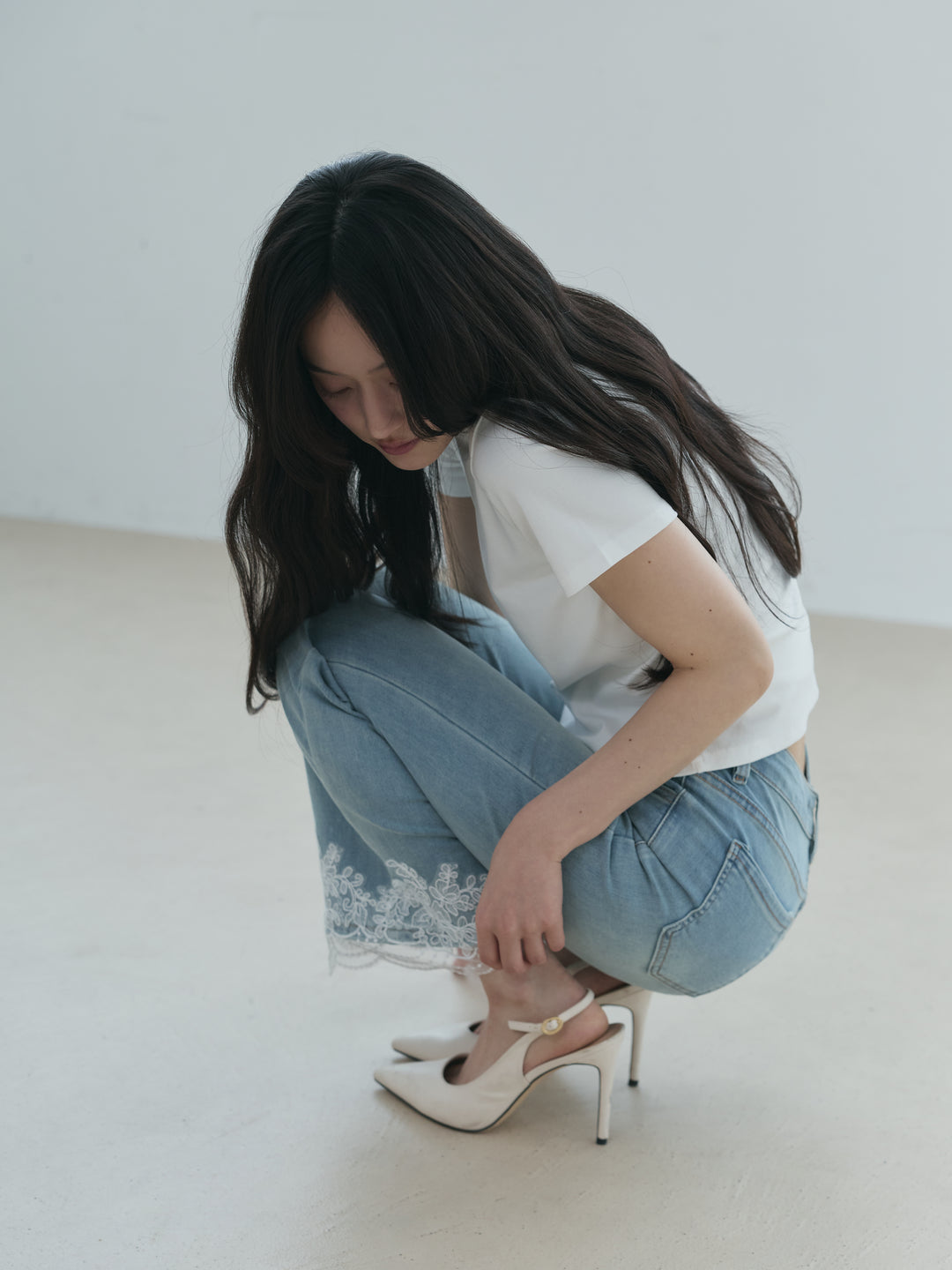 【SET】ラウンドネックベーシックトップス+裾レースフレアシルエットストレッチデニムパンツ(2set)