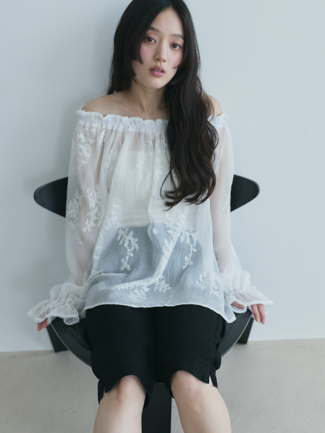 シフォンリーフ刺繍オフショルダーチュニック