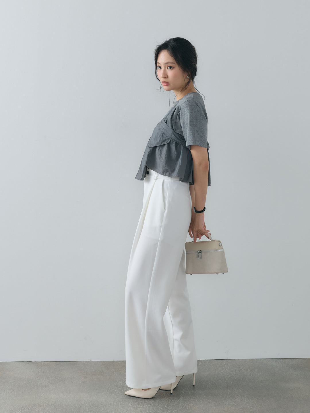 【SET】ツイストデザインナイロンドッキングTシャツ+センタープレスベーシックストレートパンツ(2set)