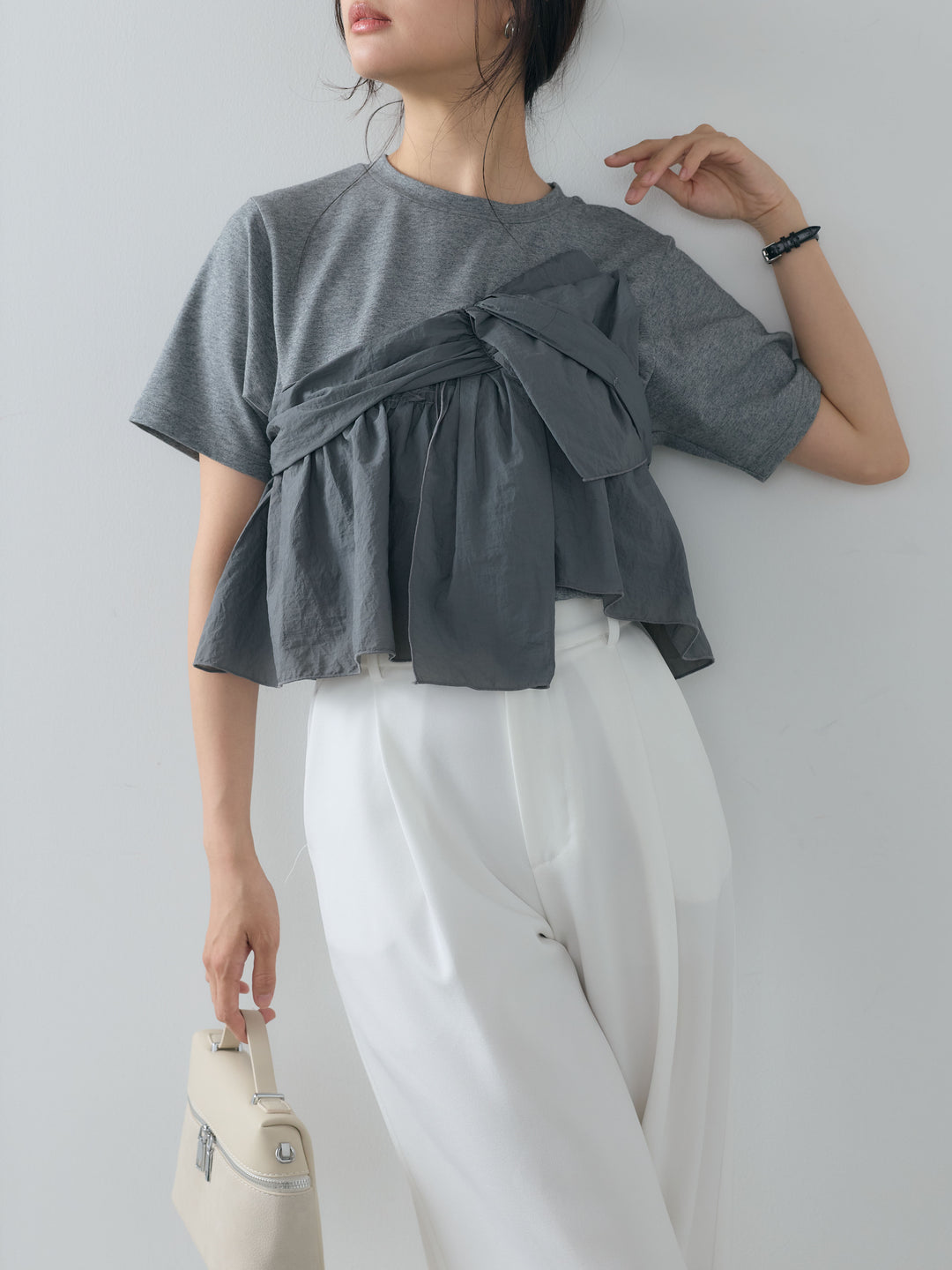 【SET】ツイストデザインナイロンドッキングTシャツ+センタープレスベーシックストレートパンツ(2set)