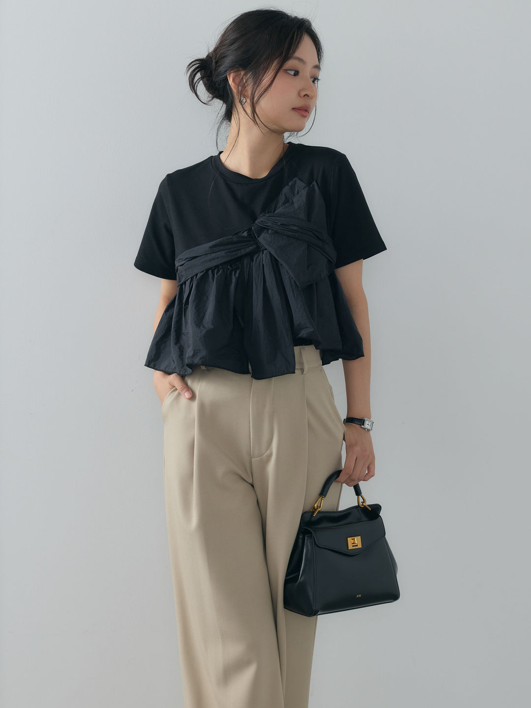 【SET】ツイストデザインナイロンドッキングTシャツ+センタープレスベーシックストレートパンツ(2set)