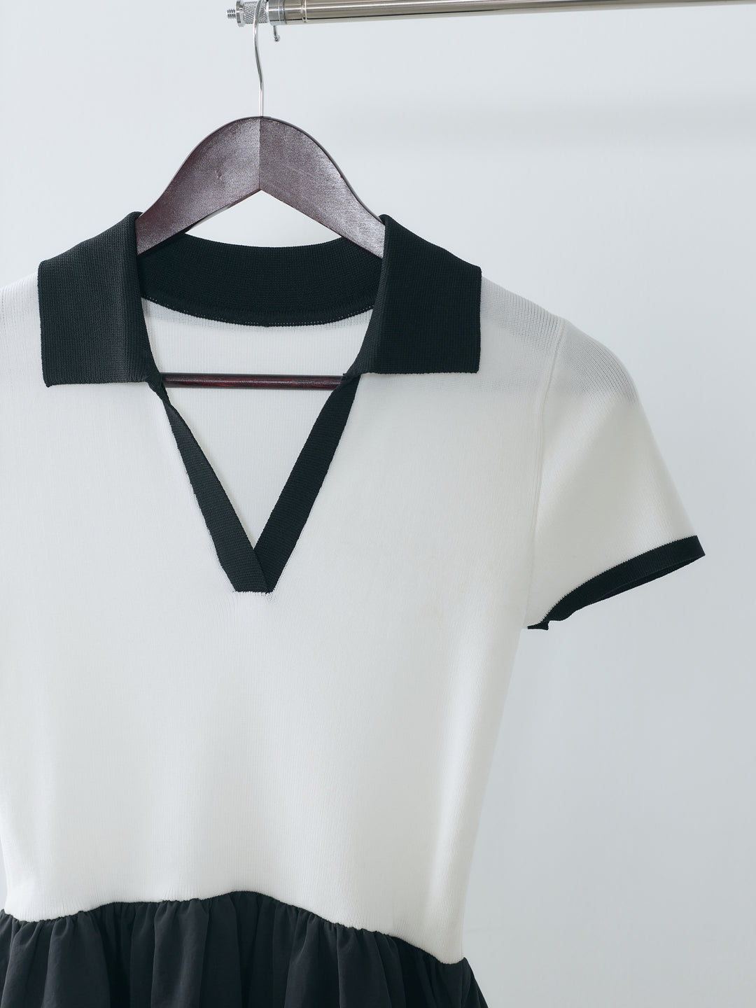 【Essential】POLO docking half sleeve one piece