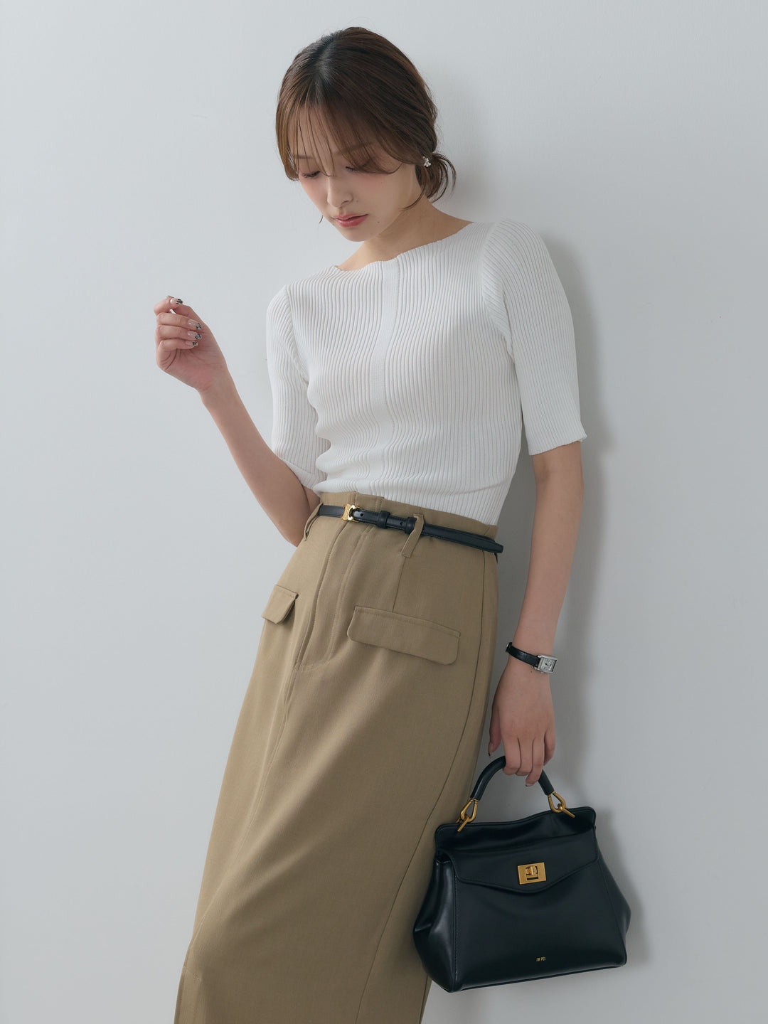 クレープデシンフラップポケット付きストレートスカート