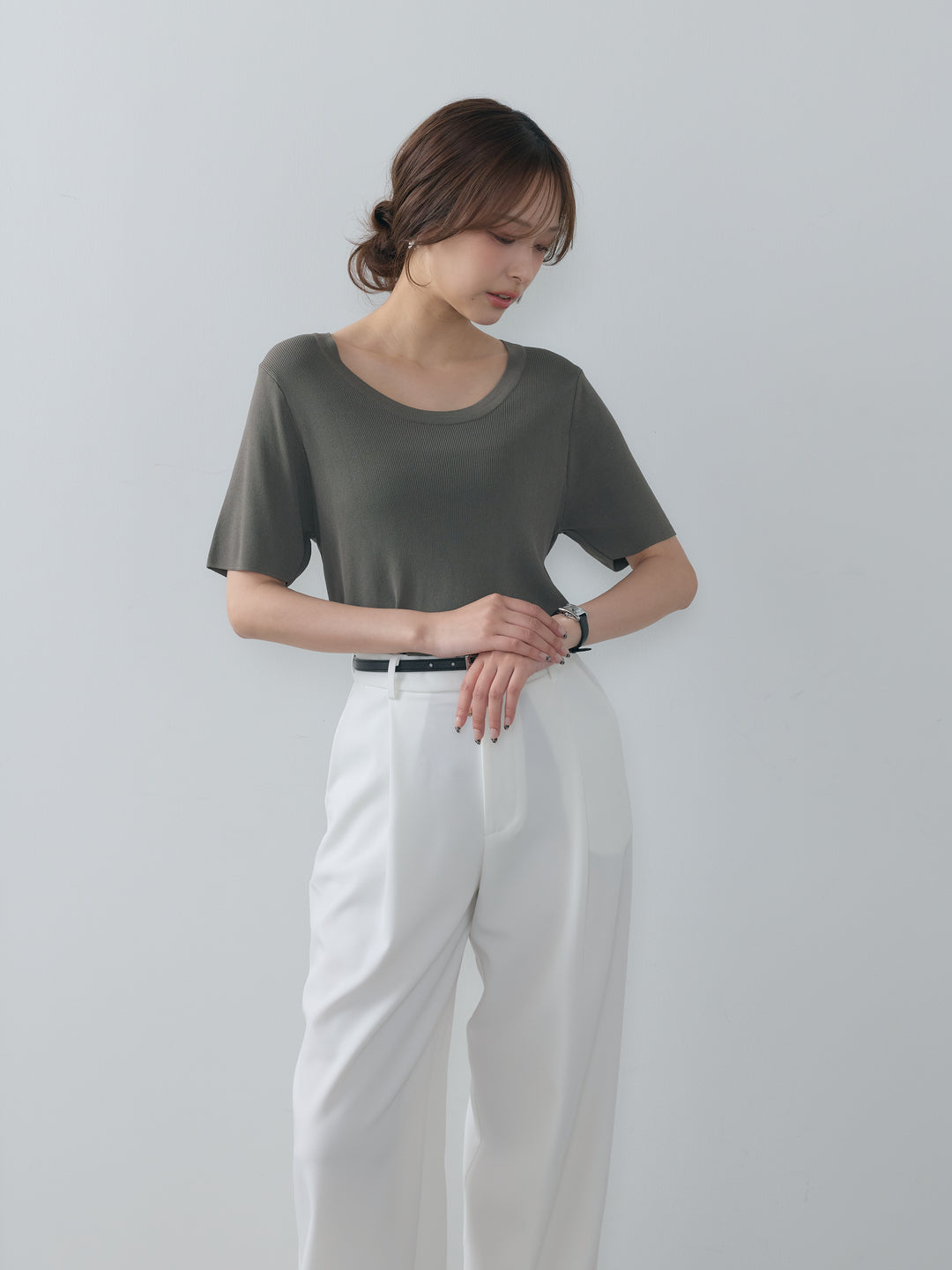 BASICドライタッチUネックトップス