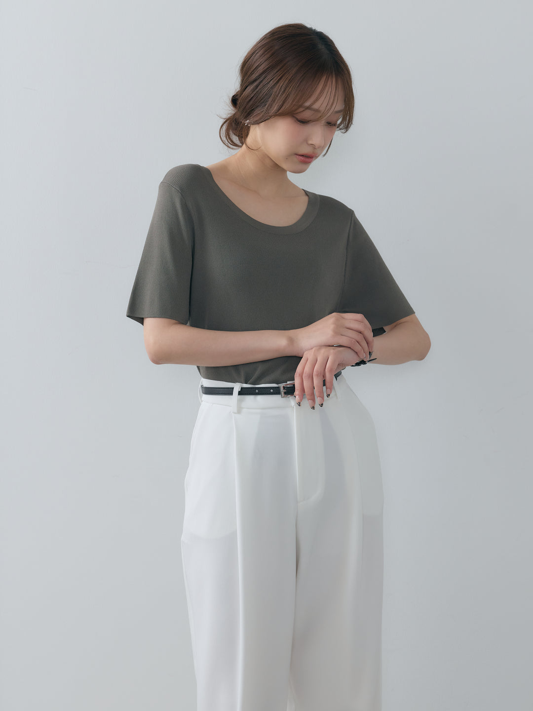 BASICドライタッチUネックトップス