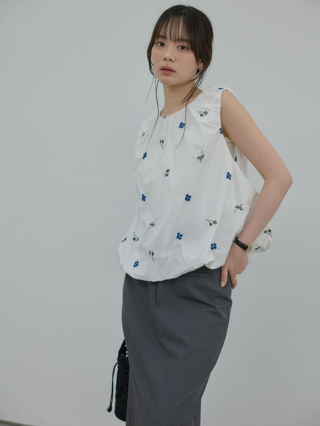 【SET】配色刺繍バルーンノースリブラウス+【Essential】Authentic pencil skrt(2set)
