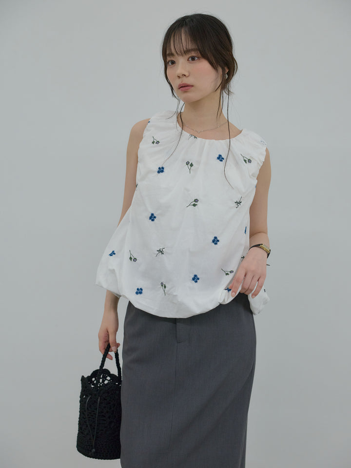 配色刺繍バルーンノースリブラウス