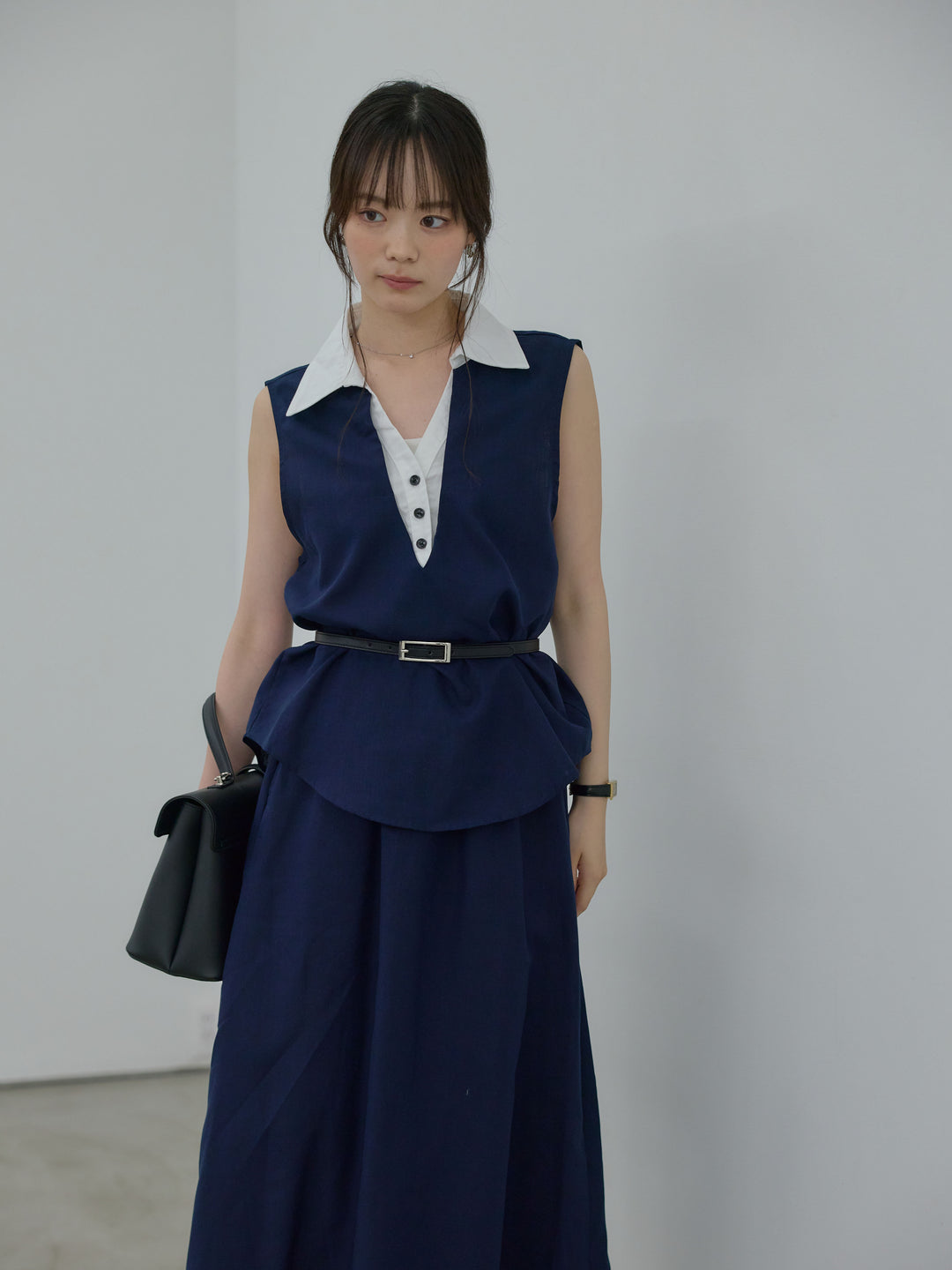 襟付きレイヤードノースリシャツ&ソフトフレアスカートSET UP