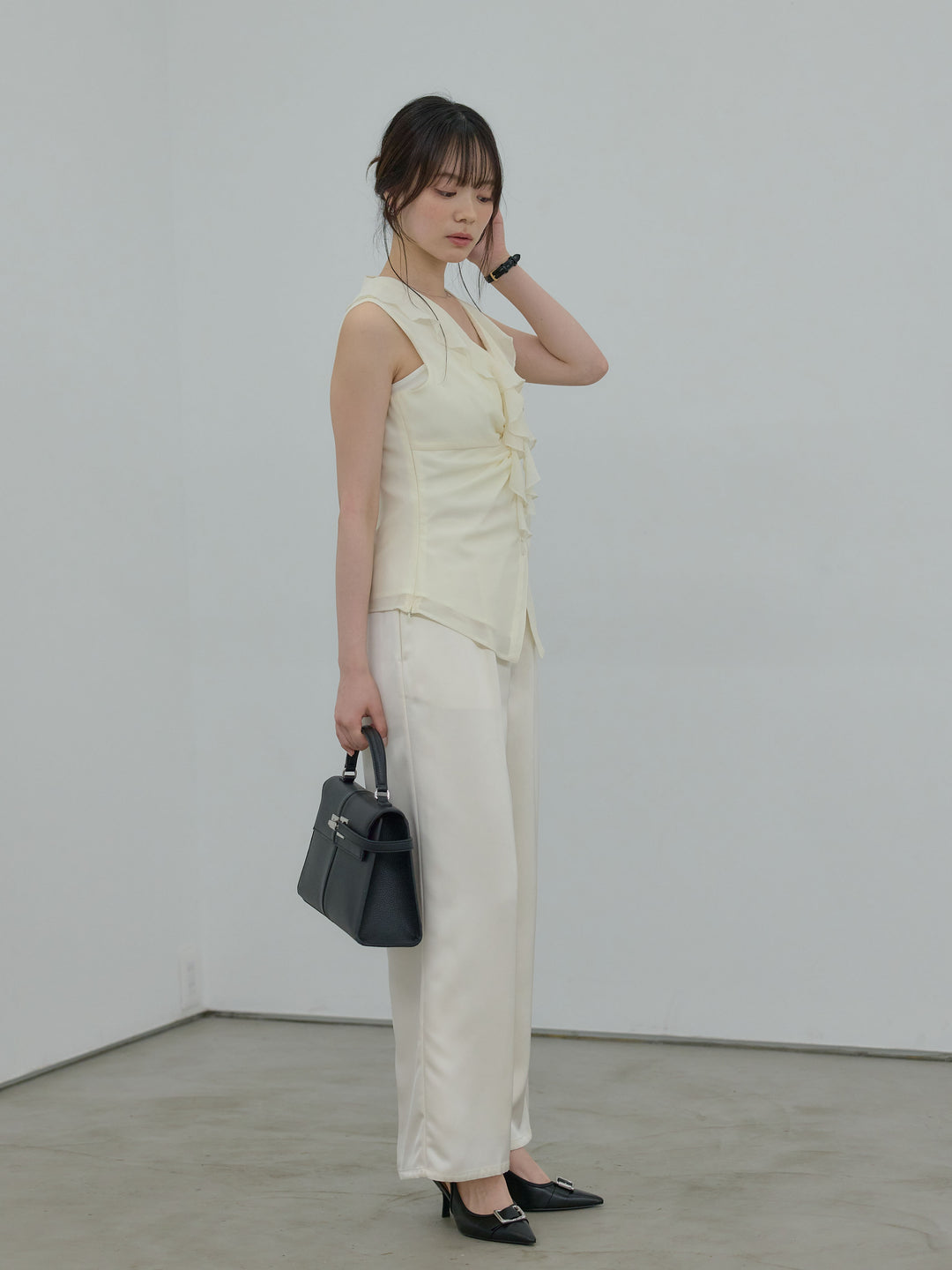 ラッフルギャザーシアーノースリーブトップス