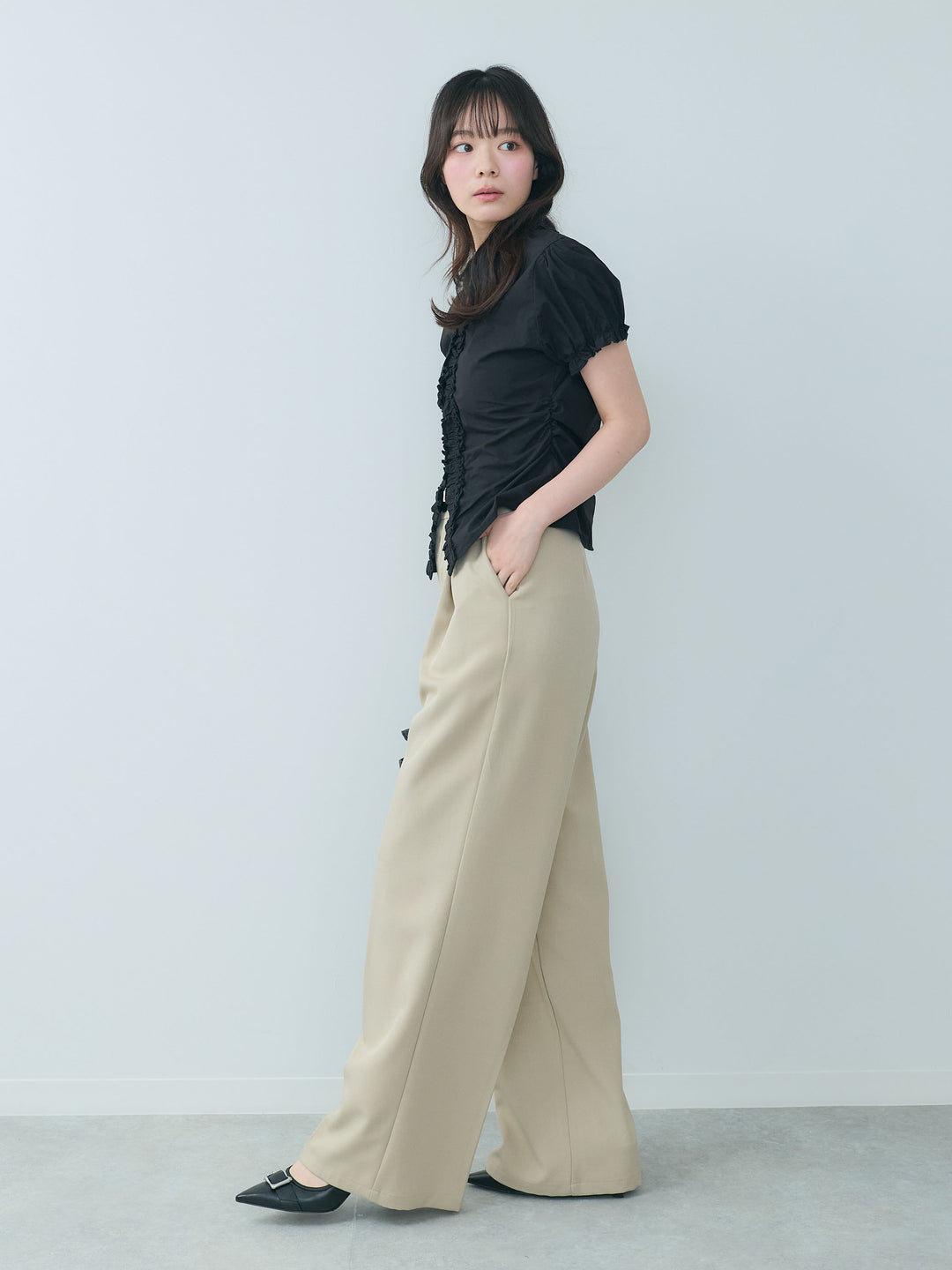 【SET】ニュアンスギャザーフリルショートブラウス+センタープレスベーシックストレートパンツ(2set)
