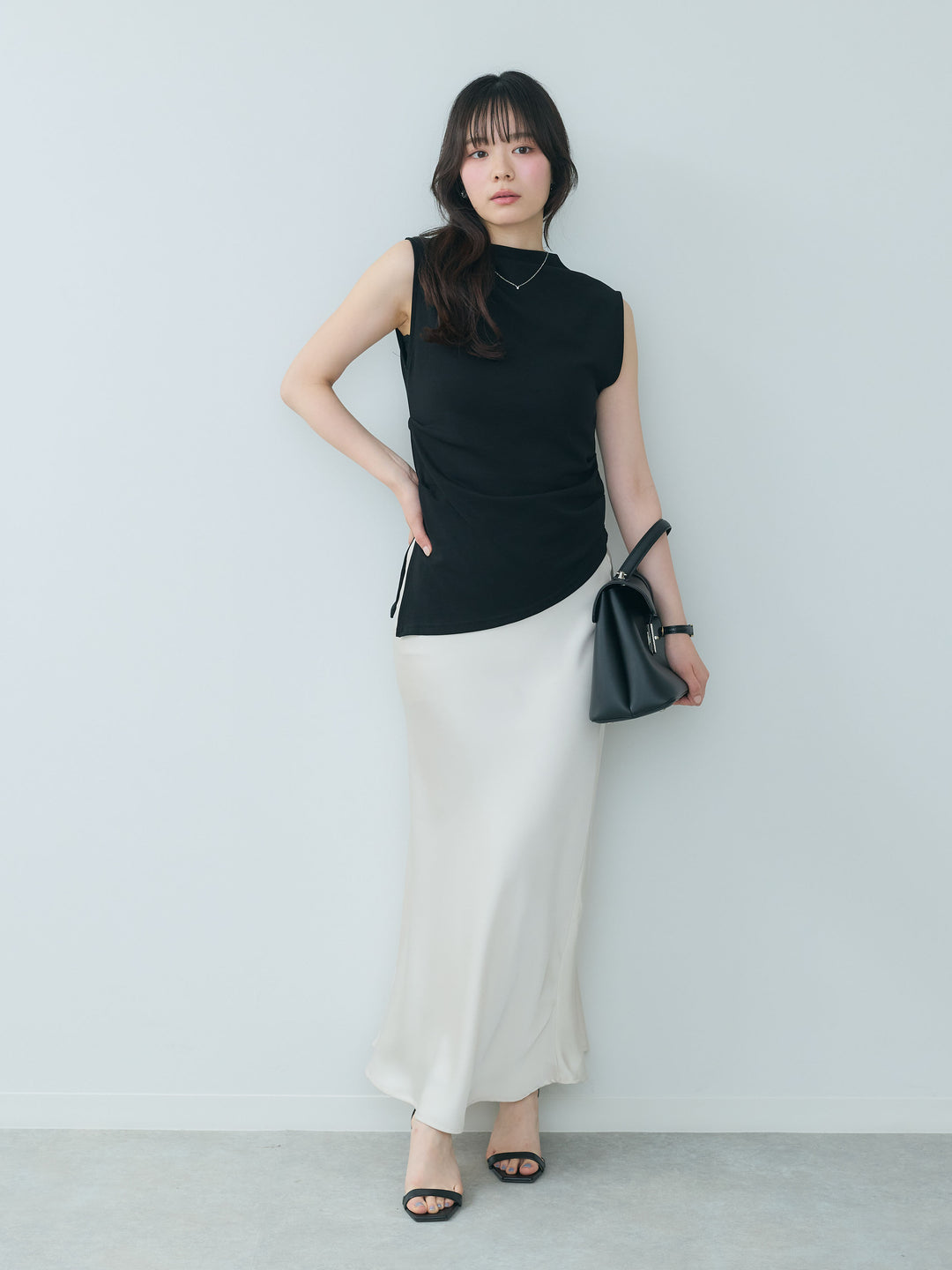 【cool touch】シルキースムースボトルネックトップス