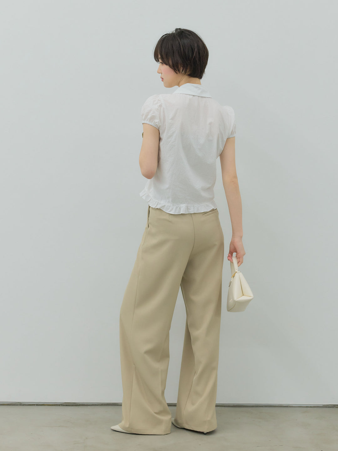 【SET】フリルヘムギャザーコンパクトブラウス+センタープレスベーシックストレートパンツ(2set)