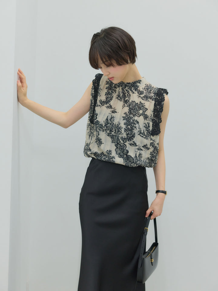 アソート柄ショルダーレースノースリーブブラウス