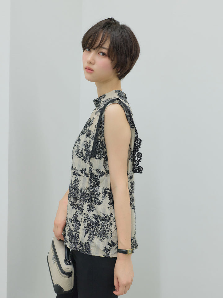 アソート柄ショルダーレースノースリーブブラウス