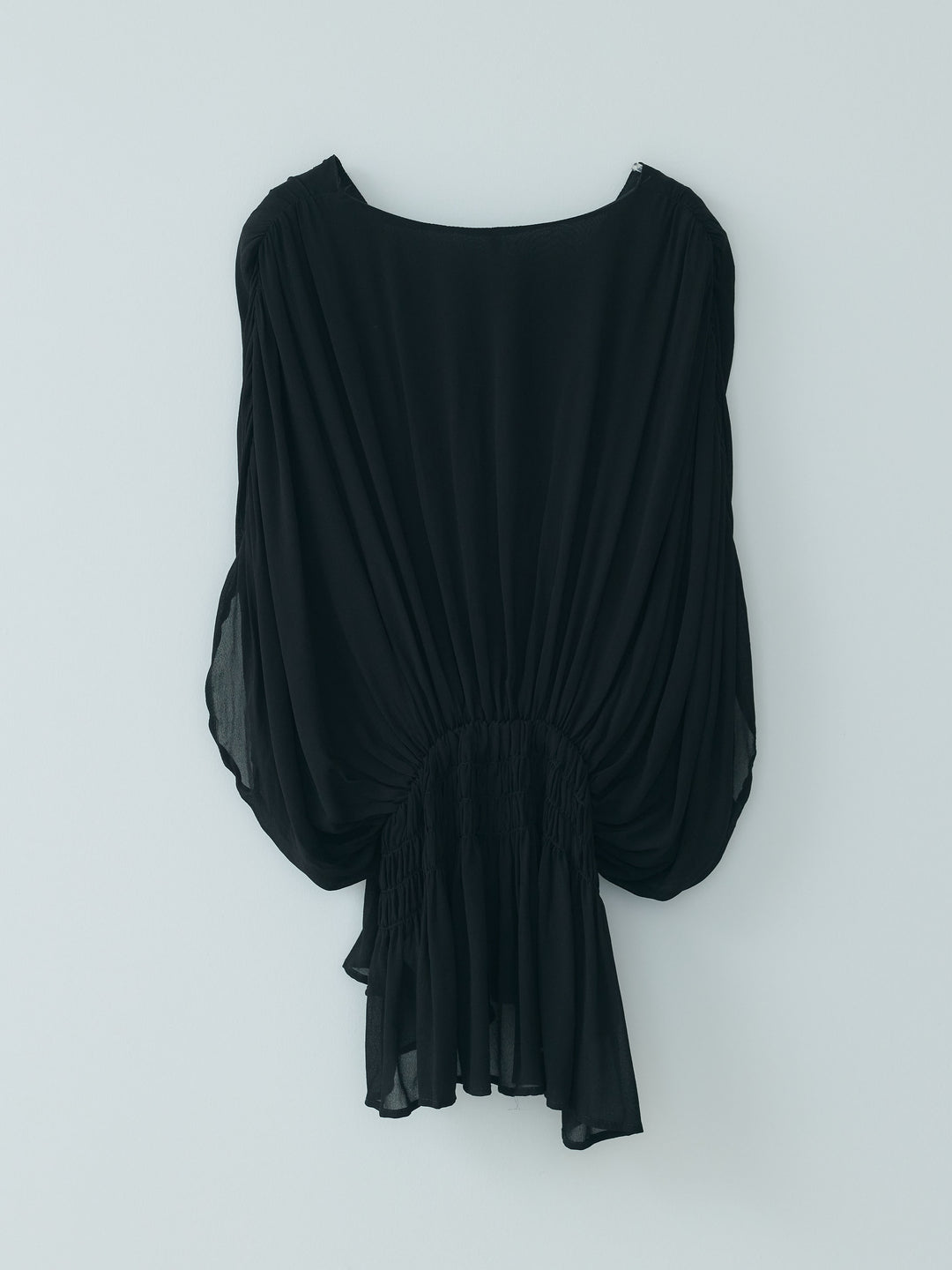 Vネックシャーリングシアーブラウス
