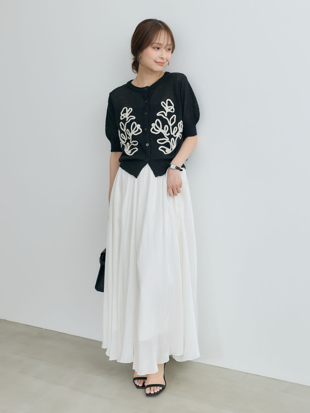 フラワーテープ刺繍半袖カーディガン