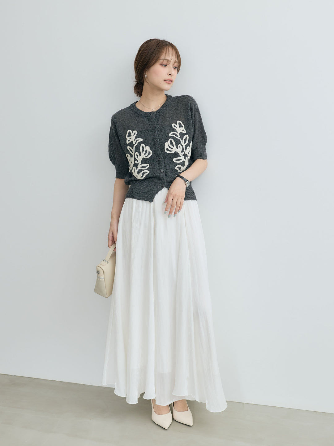 【SET】フラワーテープ刺繍半袖カーディガン+グロッシーフレアスカート(2set)