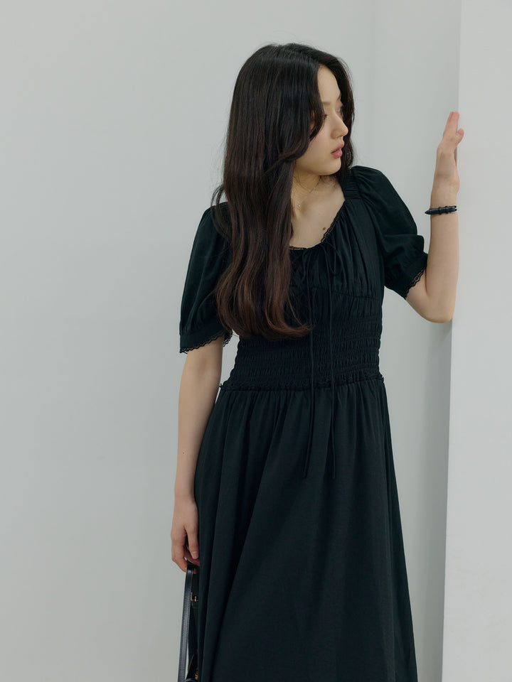 【Essential】Airy lace trim waist shirring one piece