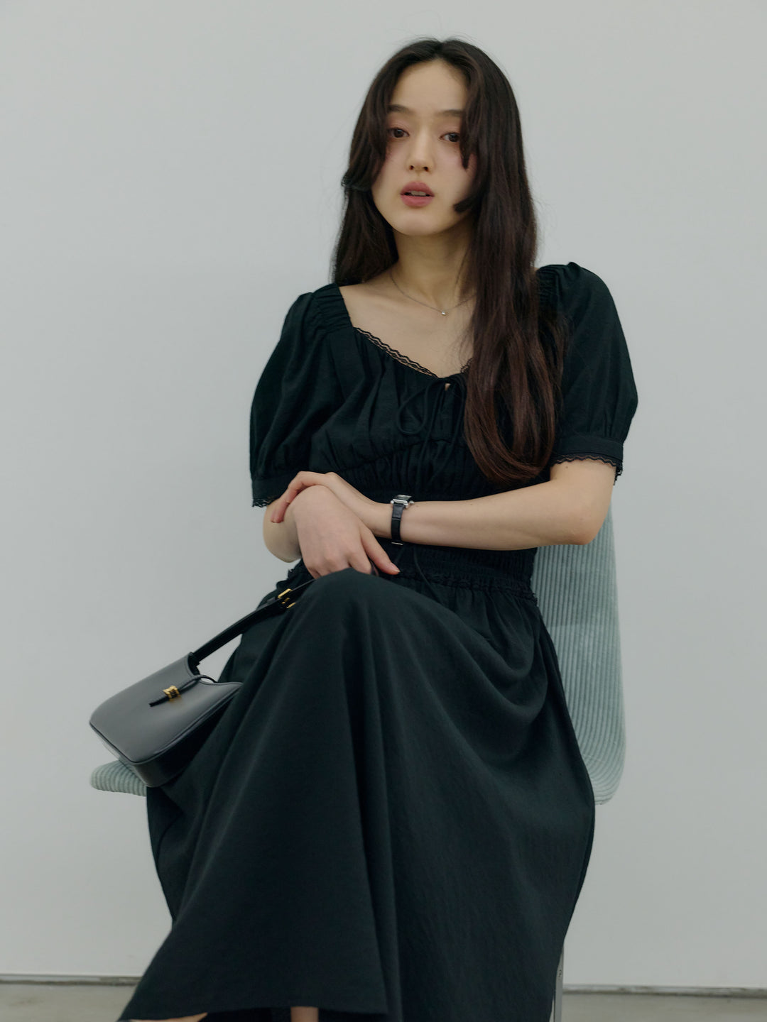 【Essential】Airy lace trim waist shirring one piece