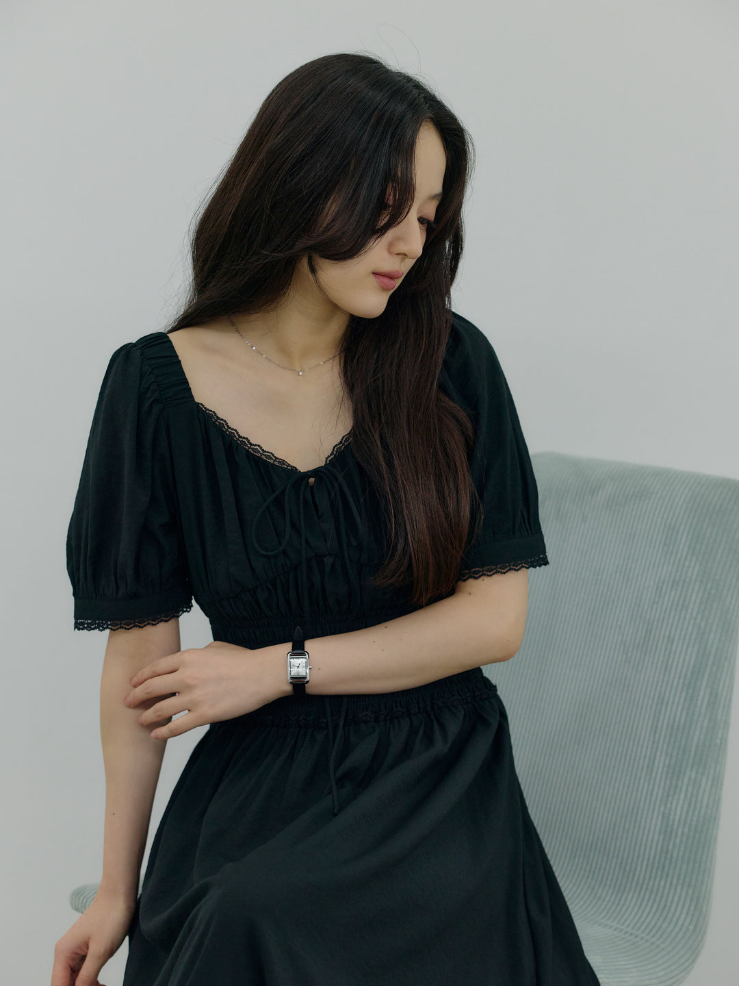 【Essential】Airy lace trim waist shirring one piece