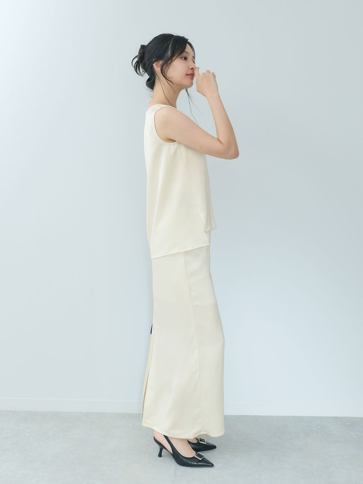 【Essential】Satin I line back slit skirt
