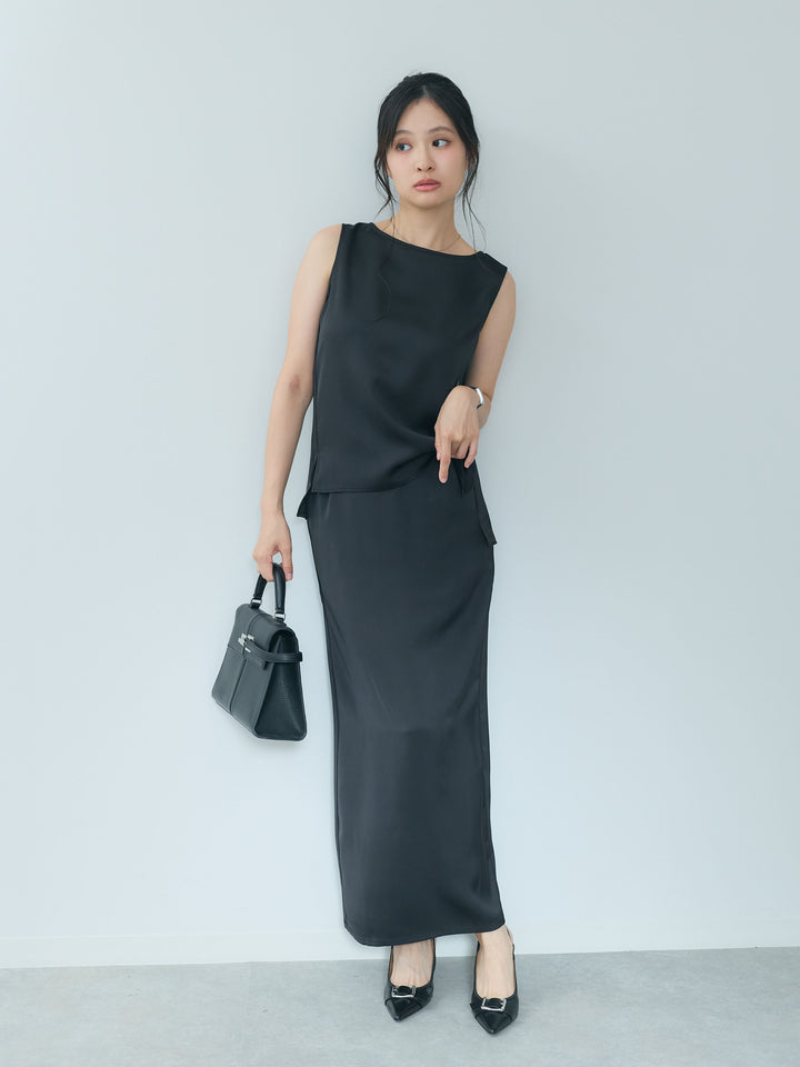 【Essential】Satin side slit sleeveless tops