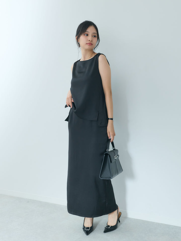 【Essential】Satin side slit sleeveless tops