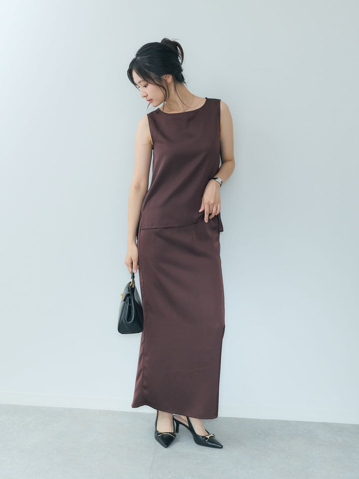 【Essential】Satin side slit sleeveless tops