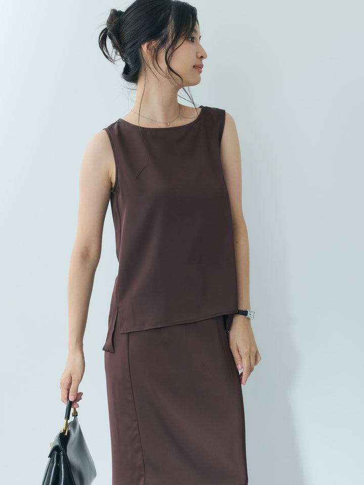 【Essential】Satin side slit sleeveless tops