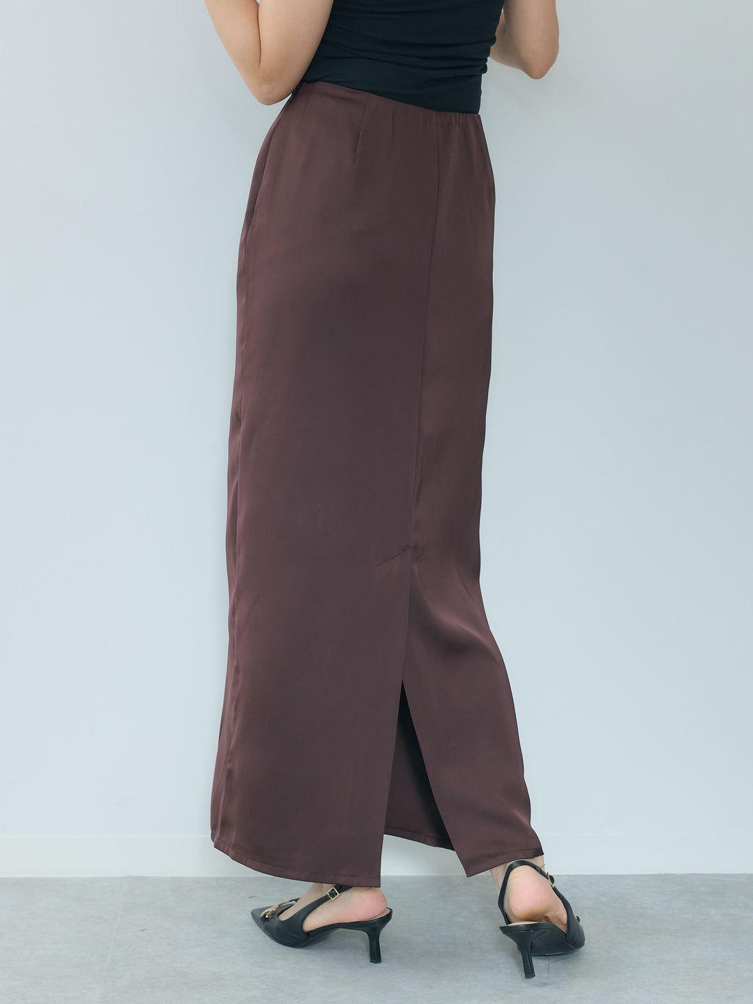 【Essential】Satin I line back slit skirt