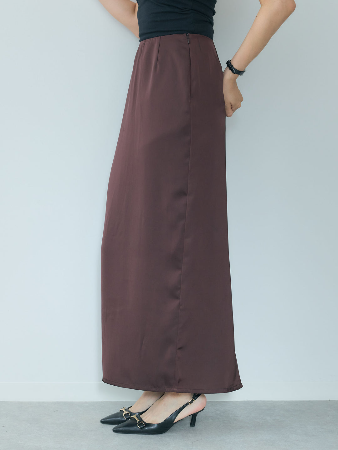 【Essential】Satin I line back slit skirt