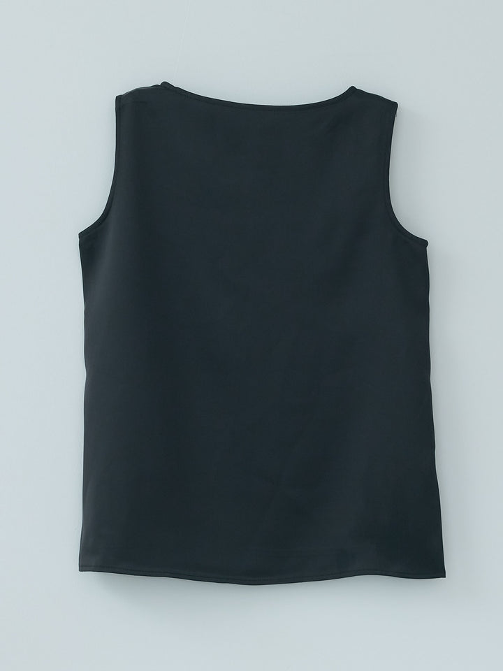 【Essential】Satin side slit sleeveless tops
