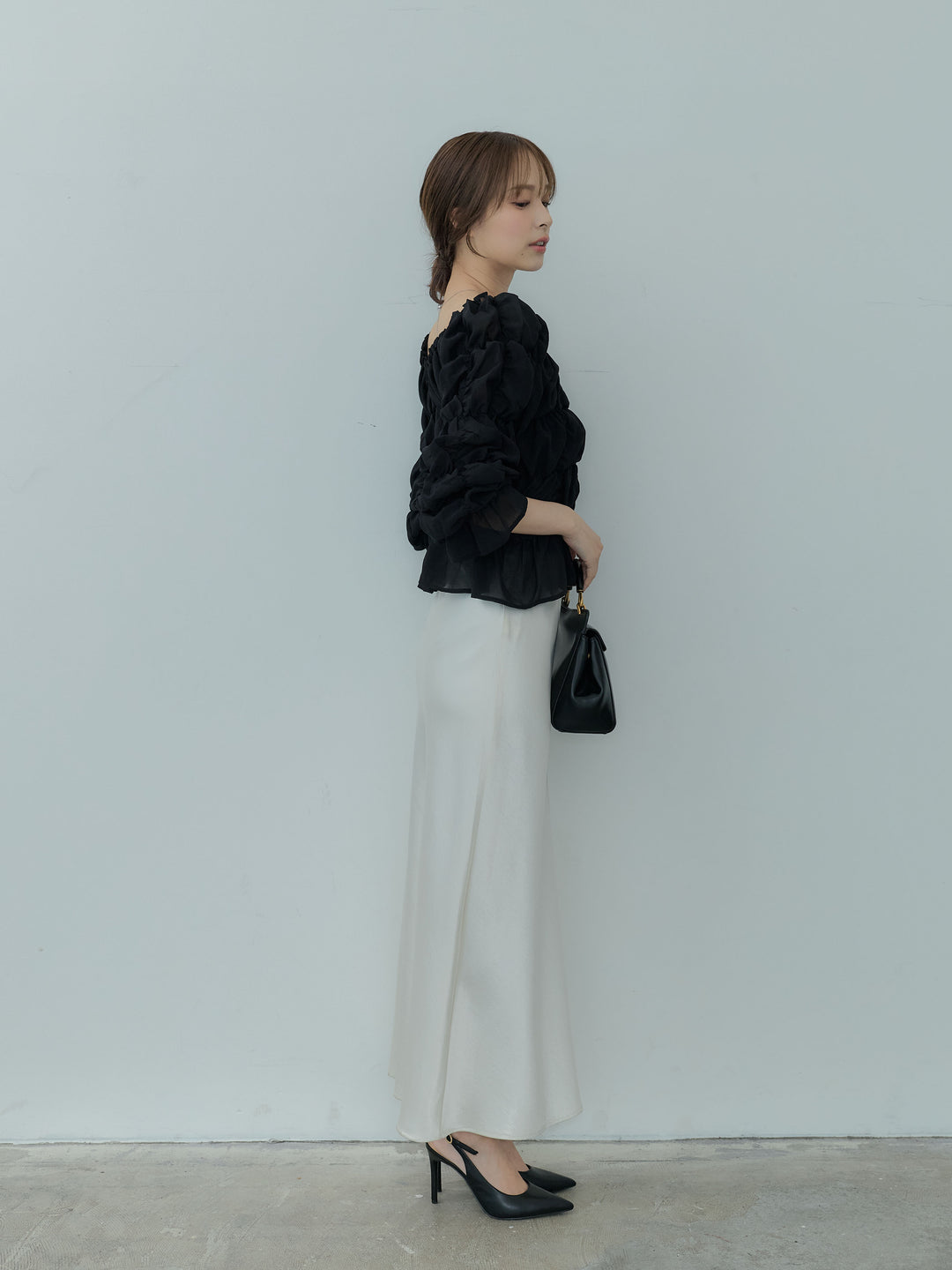 【SET】マルチWAYシャーリングトップス+リュクスAラインサテンスカート(2set)