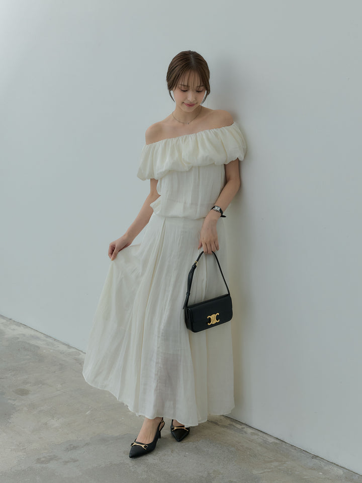 【Luxe series】グロッシーボリュームオフショルダーブラウス&グロッシープリーツタックスカートSET UP
