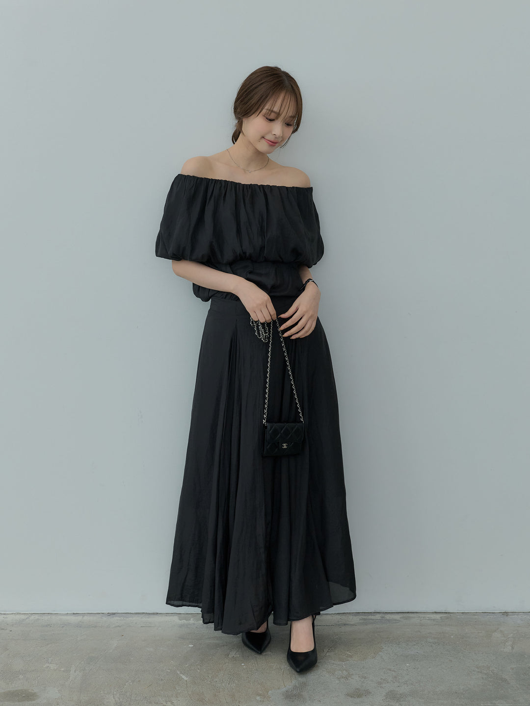 【Luxe series】グロッシーボリュームオフショルダーブラウス&グロッシープリーツタックスカートSET UP