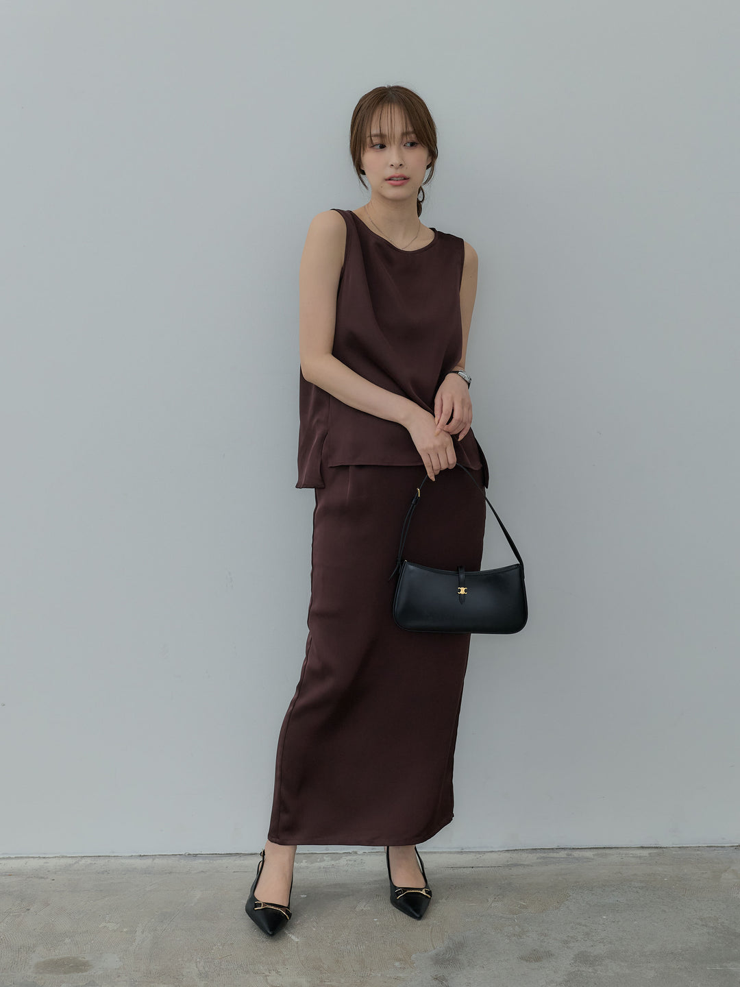 【SET】【Essential】Satin side slit sleeveless tops+【Essential】Satin I line back slit skirt(2set)