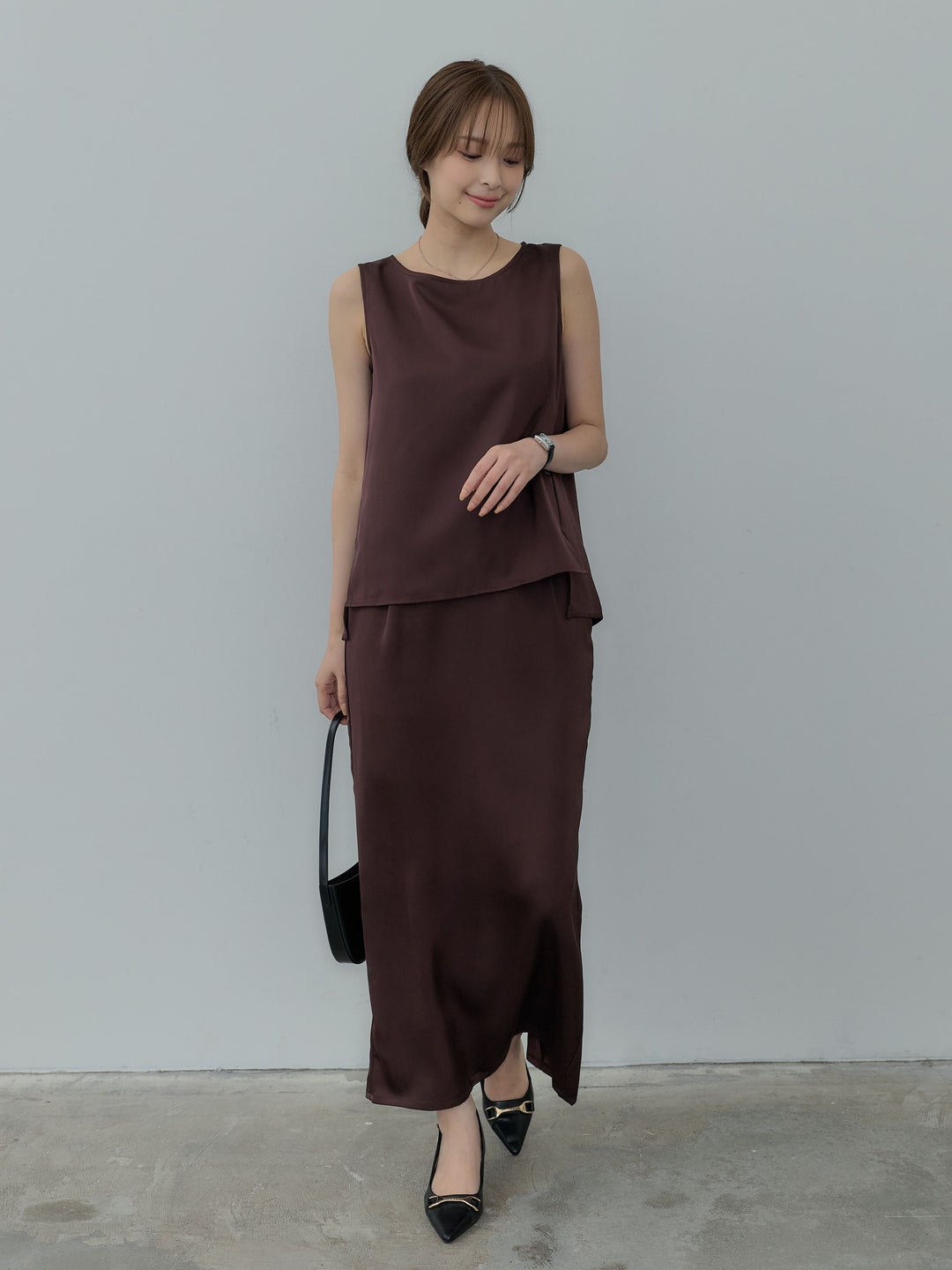 【Essential】Satin I line back slit skirt