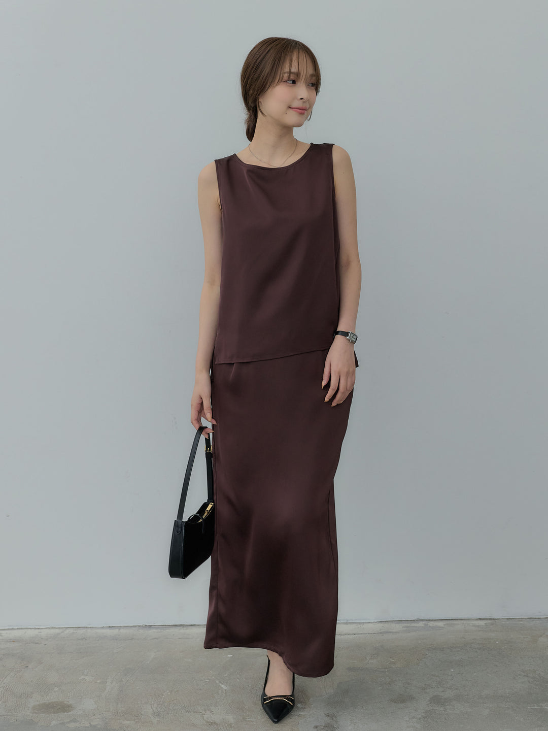 【SET】【Essential】Satin side slit sleeveless tops+【Essential】Satin I line back slit skirt(2set)