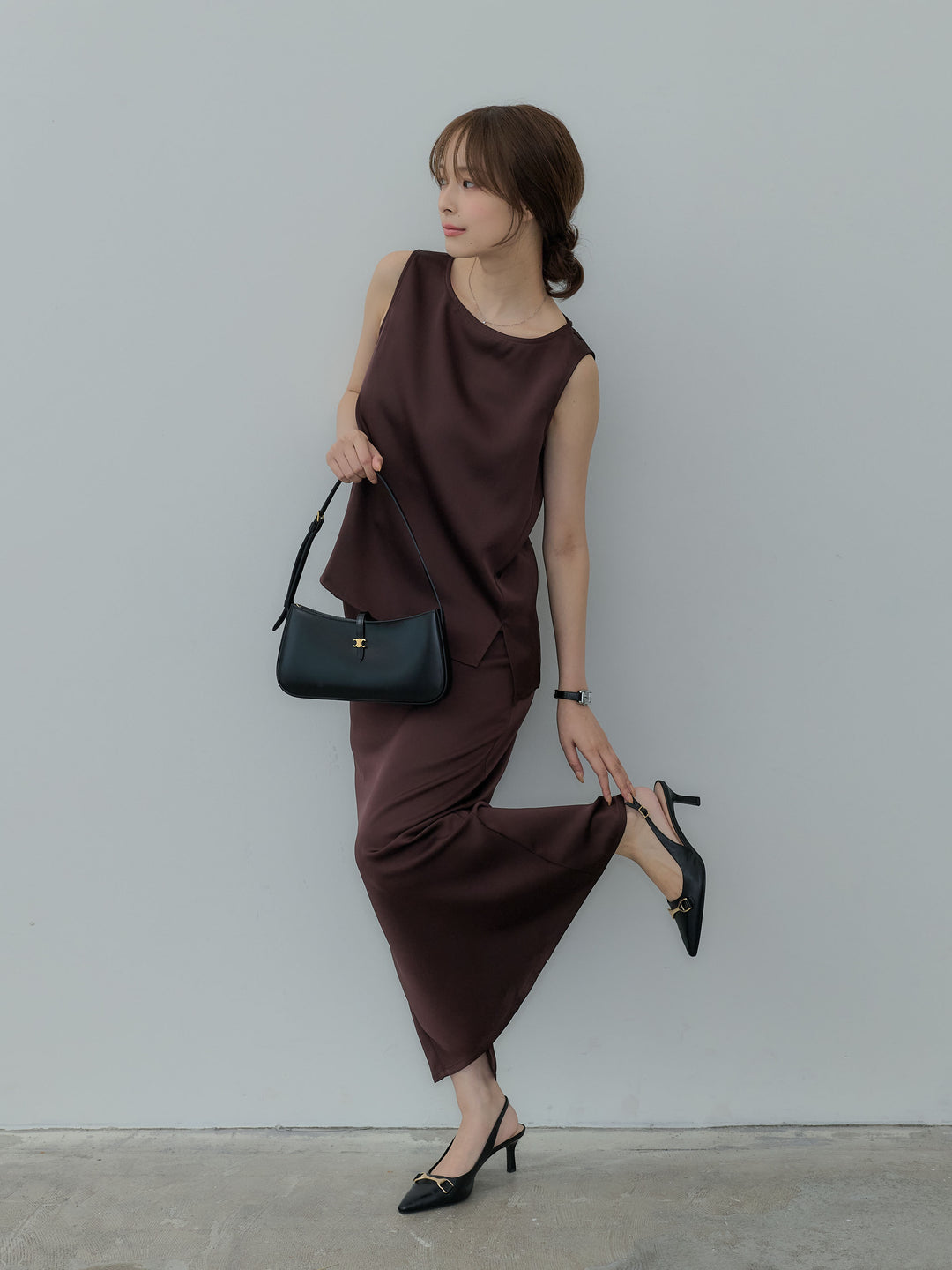 【SET】【Essential】Satin side slit sleeveless tops+【Essential】Satin I line back slit skirt(2set)