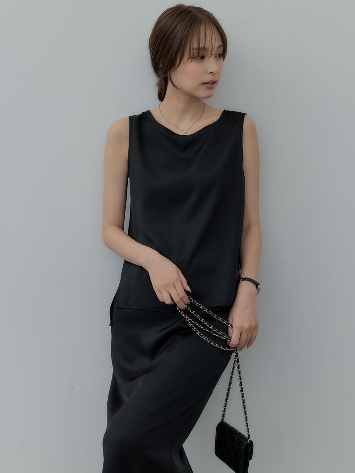 【Essential】Satin side slit sleeveless tops