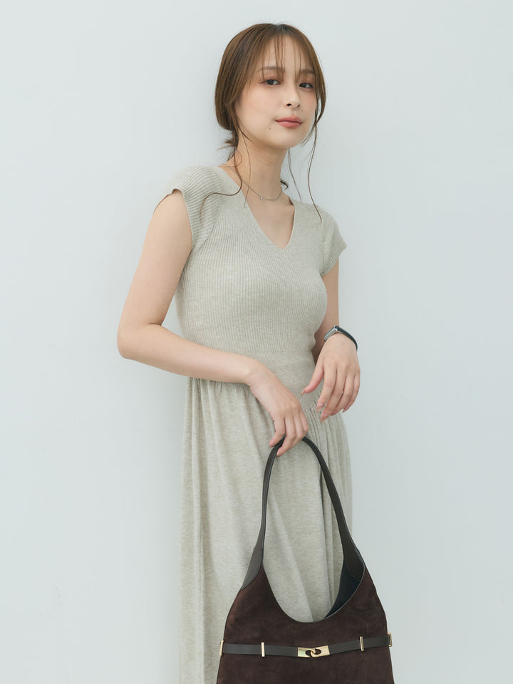 Vネック切り替えソフトストレッチニットワンピース