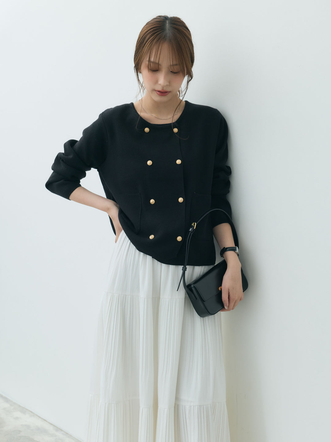 【SET】ダブルゴールドボタンクルーネックニットカーディガン+【Essential】Soft sheen tiered flare skirt(2set)