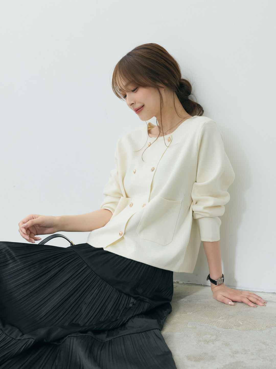 【SET】ダブルゴールドボタンクルーネックニットカーディガン+【Essential】Soft sheen tiered flare skirt(2set)