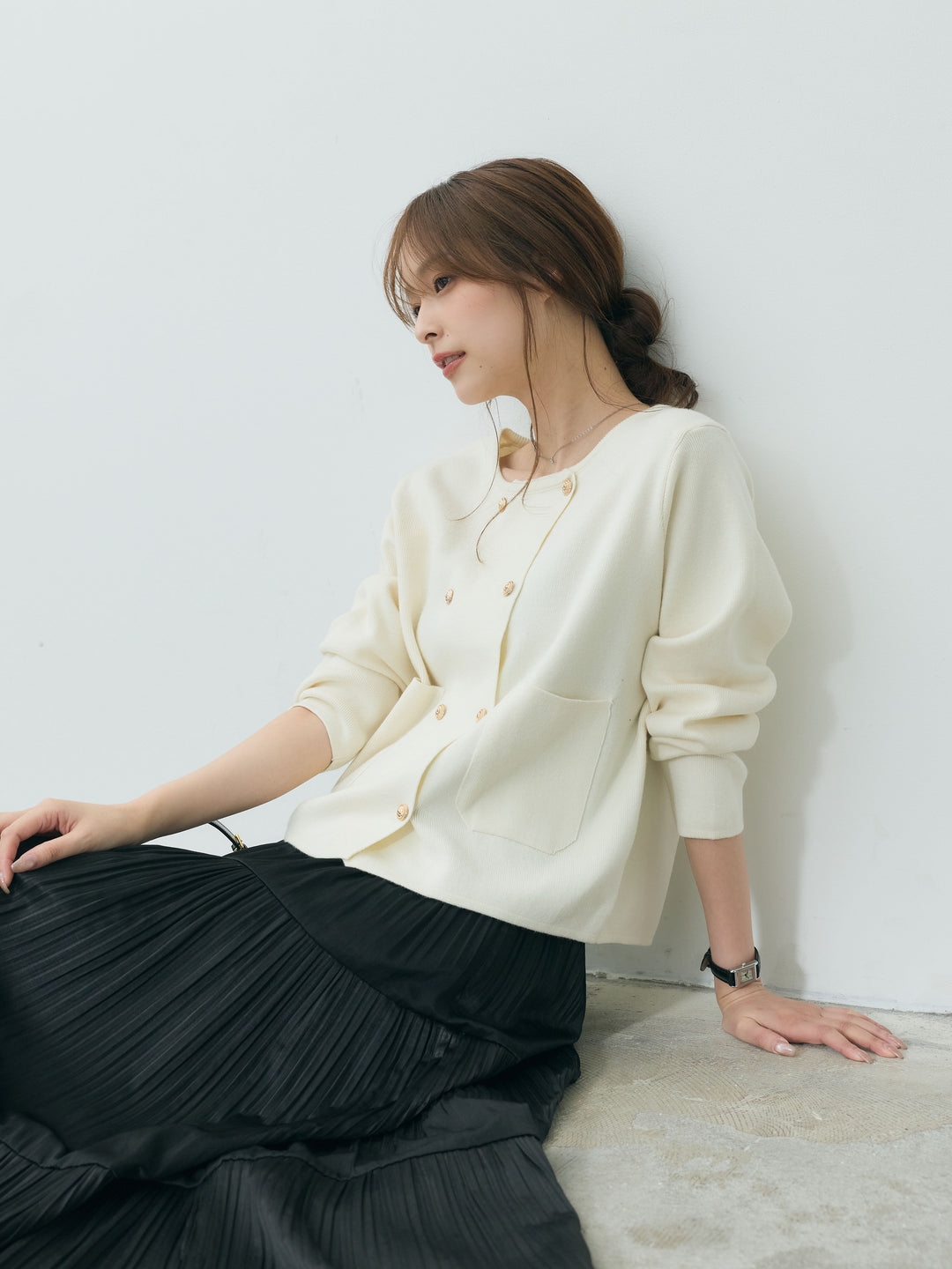 【SET】ダブルゴールドボタンクルーネックニットカーディガン+【Essential】Soft sheen tiered flare skirt(2set)