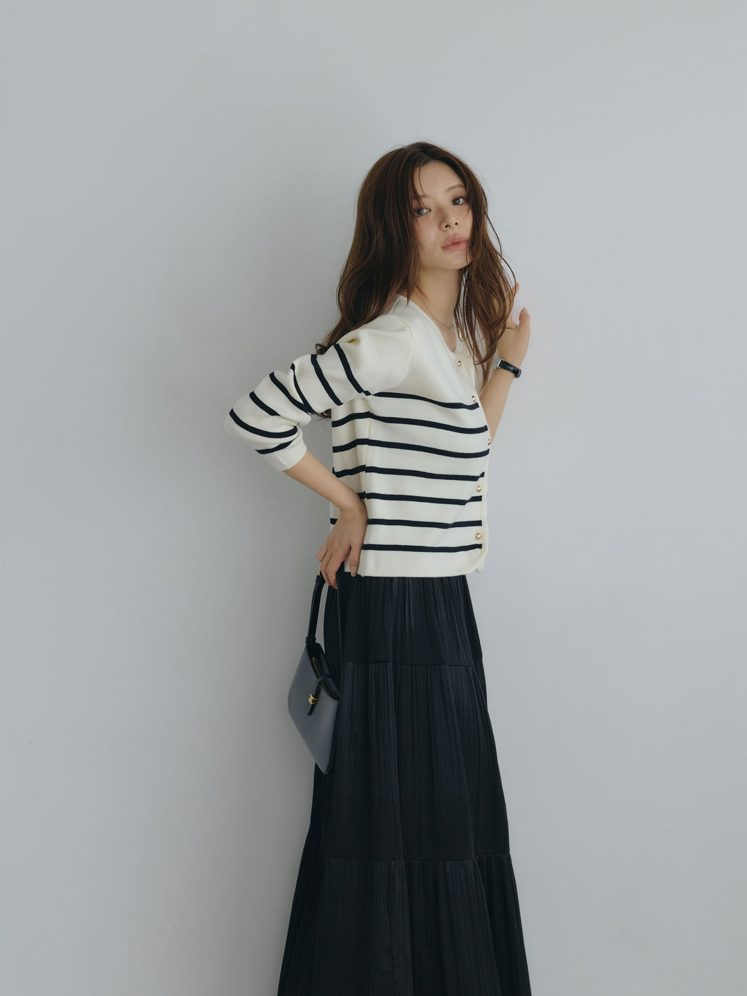 【SET】ゴールドボタンボーダーニットカーディガン+【Essential】Soft sheen tiered flare skirt(2set)