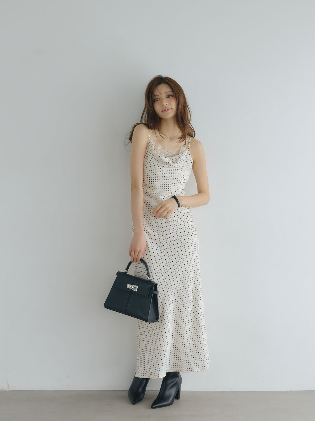 ドットパターンレースドッキングドレープサテンワンピース
