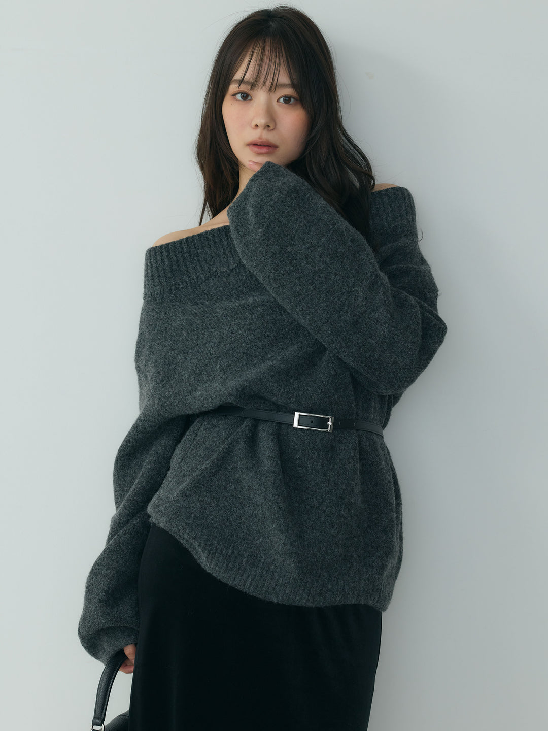 【Essential】Loose silhouette off shoulder knit tops