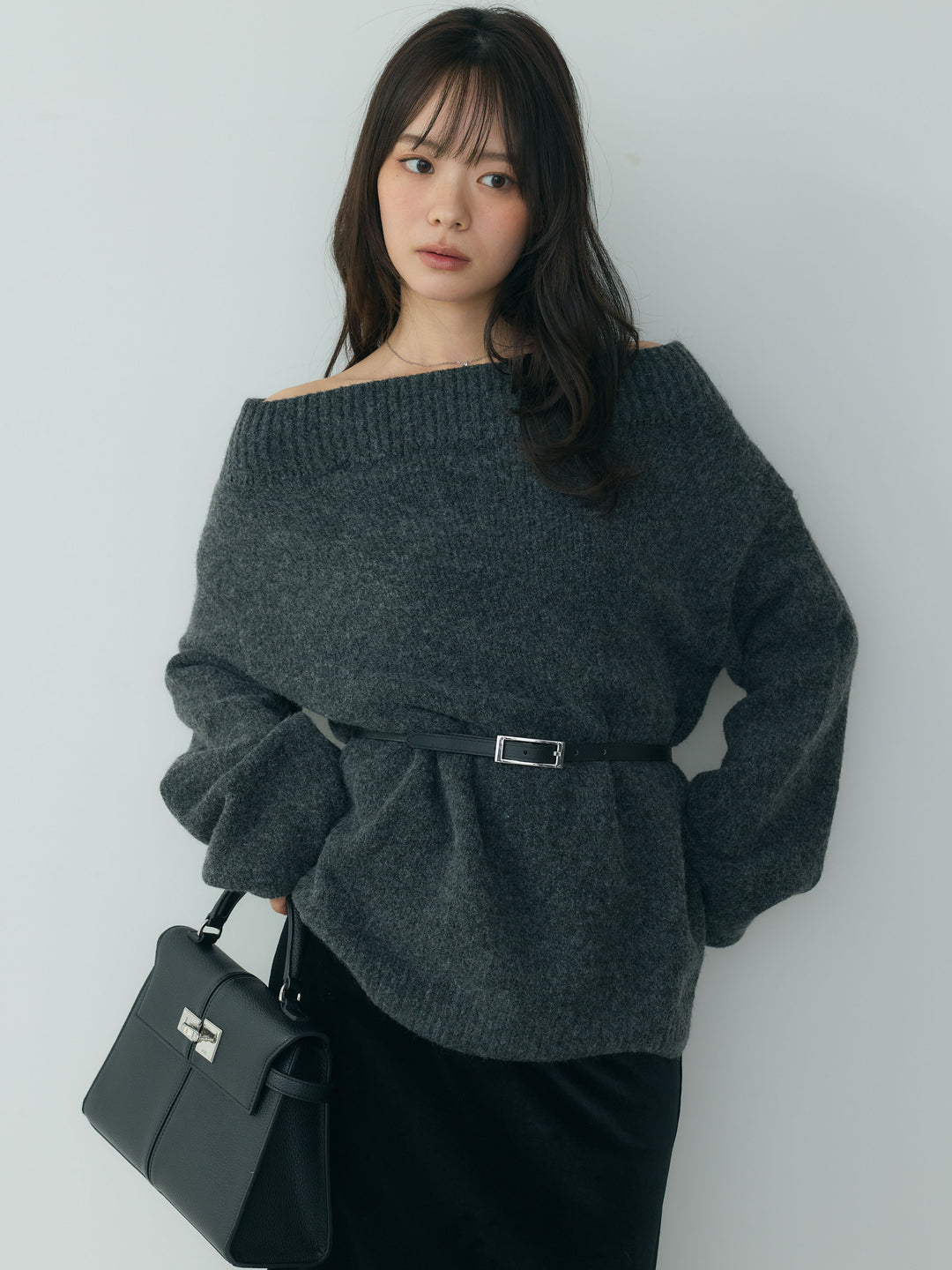 【Essential】Loose silhouette off shoulder knit tops