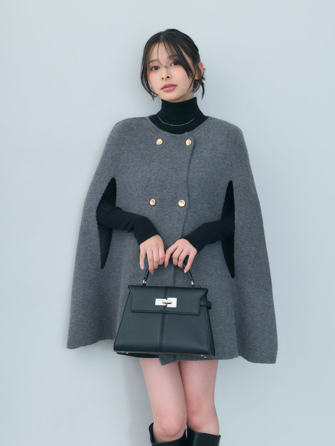 ニュアンスゴールドボタンニットケープコート